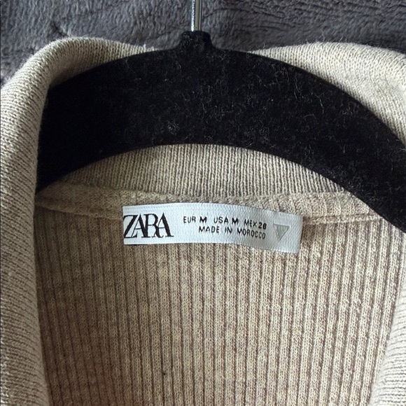 Zara Tan Collared Sleeveless Blouse - Picture 2 of 4